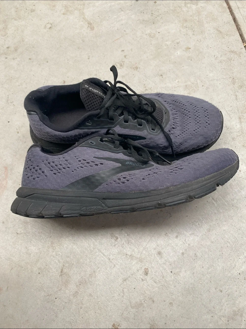 Brooks Men's Black/Grey Athletic Running Shoes